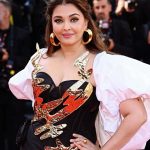 Emily Blunt urges to give credit to stunt people