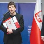 Sutton Foster bares skin on 50th birthday