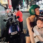 Jonathan Scott gets honest about his, Zooey Deschanel's Christmas decorations