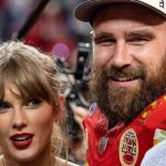 Jamie Lee Curtis decides to step away from social media for holidays