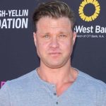 Jonathan Scott breakdown six-day holiday dÃ©cor with Zooey Deschanel