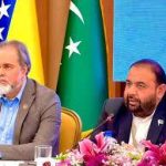 Travis Kelce nods to Taylor Swift with latest style choice on New Heights