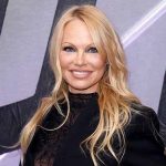 Jimmy Kimmel celebrates contract extension with ABC months after suspension